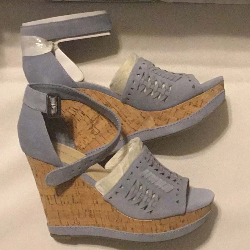 Heeled wedge sandals - Picture 3 of 4